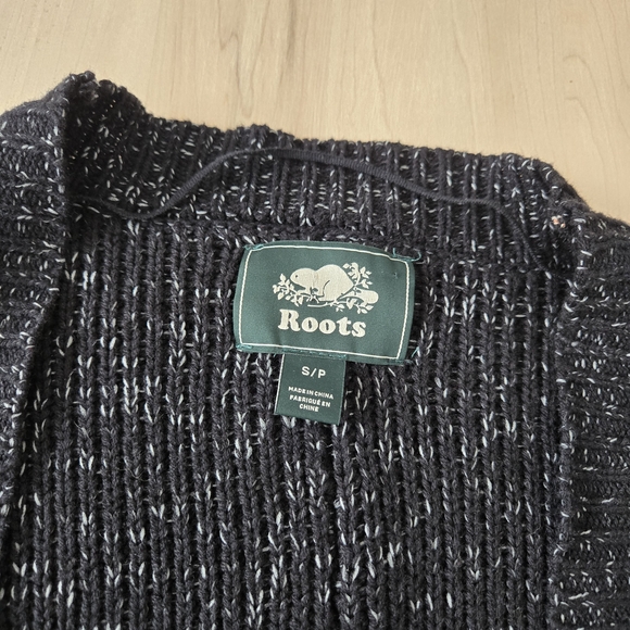 Roots Black and White Flecked Knit Cardigan - Picture 4 of 8